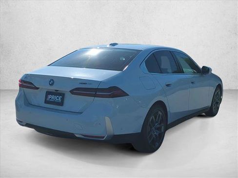 Used 2024 BMW i5 eDrive40i w/ M Sport Package RWD image 5