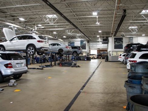 Certified 2025 Mercedes-Benz GLE 450 4MATIC image 36