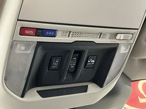 Used 2022 Subaru Forester Touring image 33