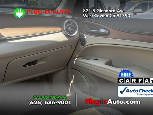 Used 2021 Alfa Romeo Stelvio Ti w/ Premium Package image 17