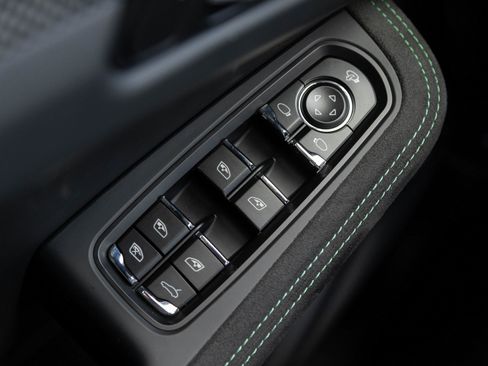 New 2026 Porsche Macan GTS image 19