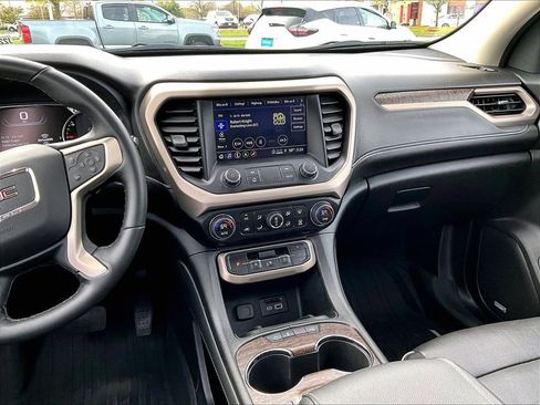 Used 2023 GMC Acadia Denali w/ Denali Ultimate Package AWD/4WD image 18
