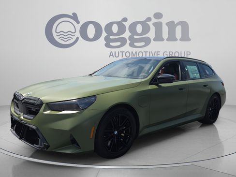 New 2027 BMW M5 Touring AWD/4WD image 1