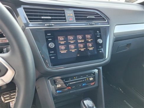 Used 2023 Volkswagen Tiguan SE R-Line image 26