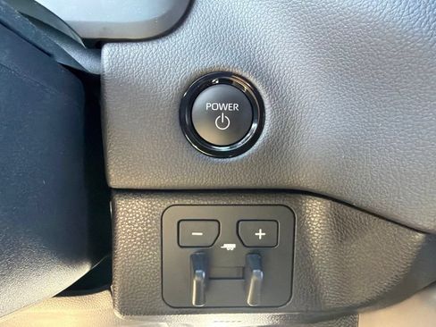 Used 2025 Toyota Sequoia Limited w/ Tow Technology Package AWD/4WD image 28