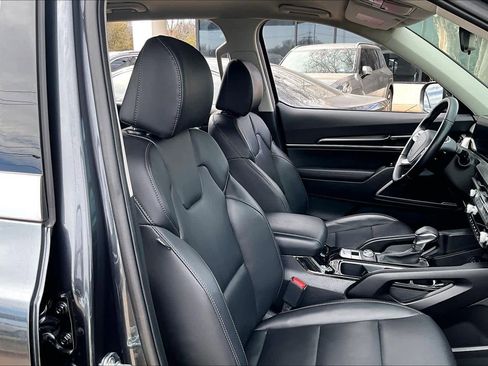 Used 2024 Kia Telluride LX image 9
