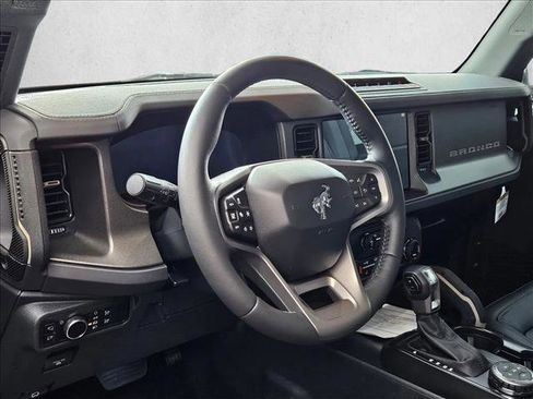 New 2025 Ford Bronco Badlands image 3