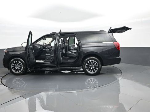 Used 2025 Ford Expedition Max Platinum AWD/4WD image 40
