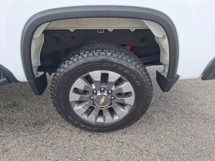 Used 2024 Chevrolet Silverado 2500 Custom w/ Custom Value Package AWD/4WD image 5