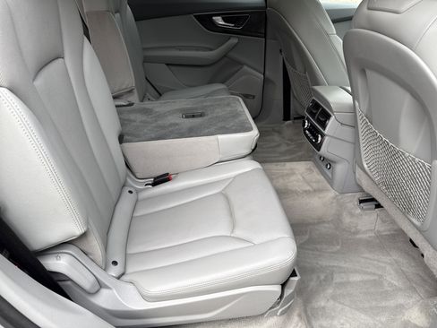Used 2019 Audi Q7 3.0T Prestige w/ Prestige Package image 15