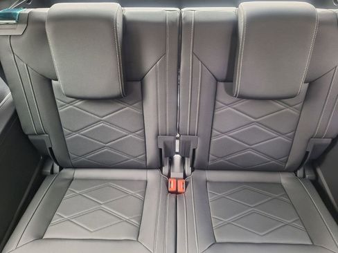 New 2026 Volkswagen Atlas SE image 24