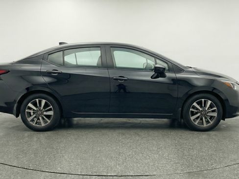 Used 2025 Nissan Versa SV image 11