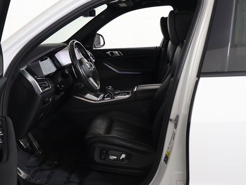 Used 2023 BMW X5 M50i w/ Executive Package image 30