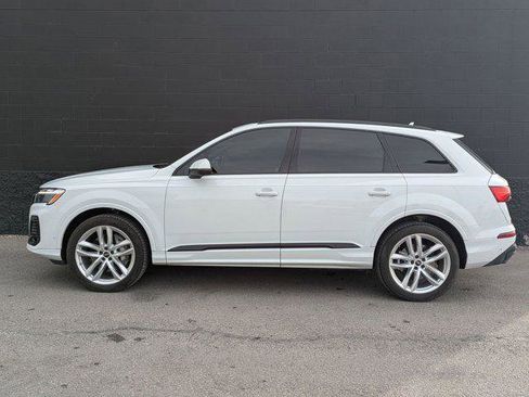 Certified 2025 Audi Q7 Premium w/ Convenience Plus Package image 8