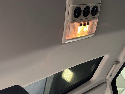 Used 2016 Land Rover LR4 HSE image 21