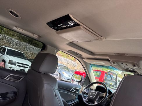 Used 2018 GMC Yukon XL Denali w/ Open Road Package image 9