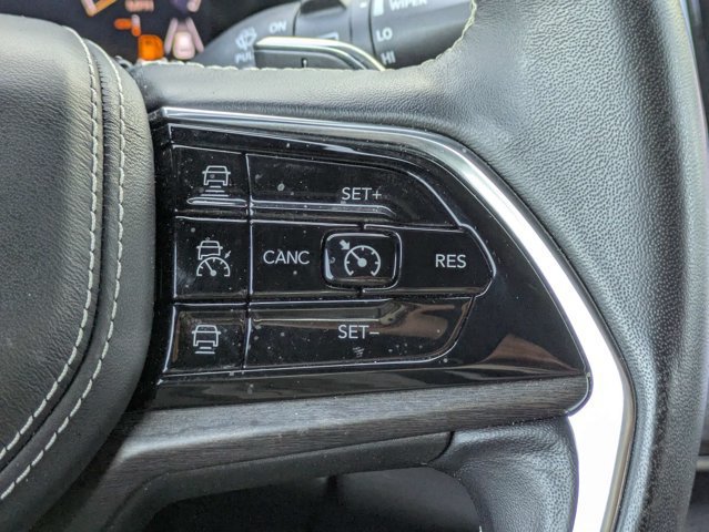 Certified 2022 Jeep Grand Cherokee Overland w/ Luxury Tech Group IV AWD/4WD image 28