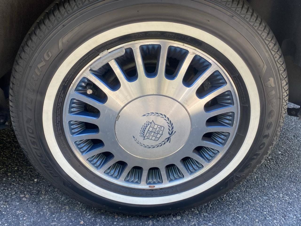 Used 1991 Cadillac Eldorado Coupe FWD image 30