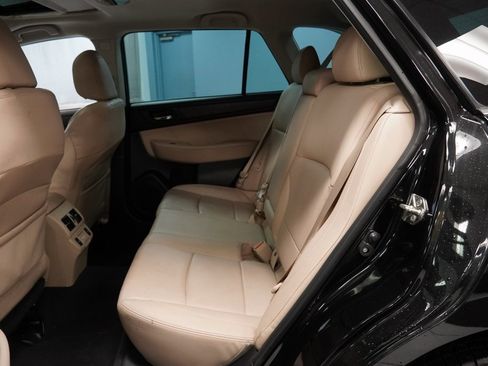 Used 2018 Subaru Outback 3.6R Limited image 26