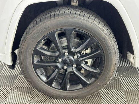 Used 2020 Jeep Grand Cherokee Altitude AWD/4WD image 41