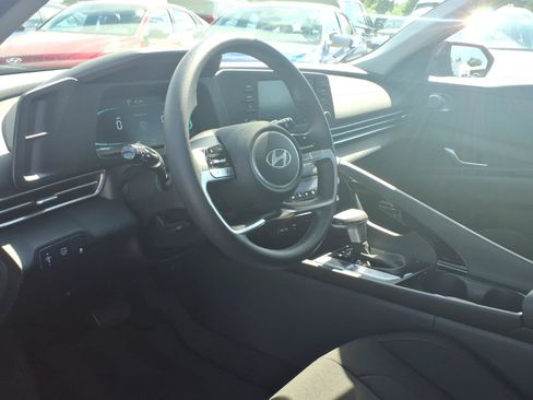 Used 2026 Hyundai Elantra Hybrid FWD image 21