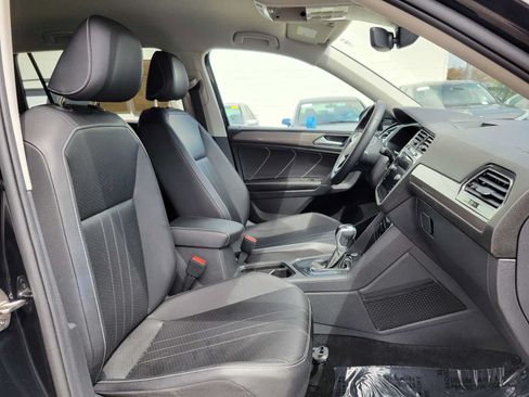 Used 2023 Volkswagen Tiguan SE FWD image 10