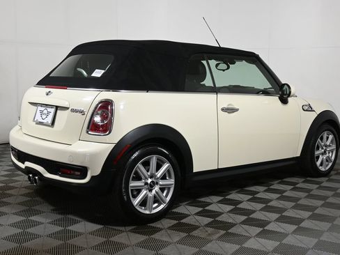 Used 2015 MINI Cooper S image 8