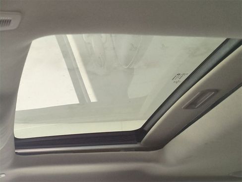 Used 2017 RAM 1500 Laramie w/ Convenience Group image 21