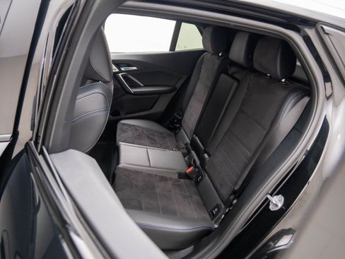 Certified 2025 BMW X2 xDrive28i w/ M Sport Package image 17