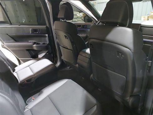 Certified 2025 Hyundai Santa Fe Calligraphy image 11