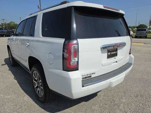 Used 2018 GMC Yukon Denali AWD/4WD image 3