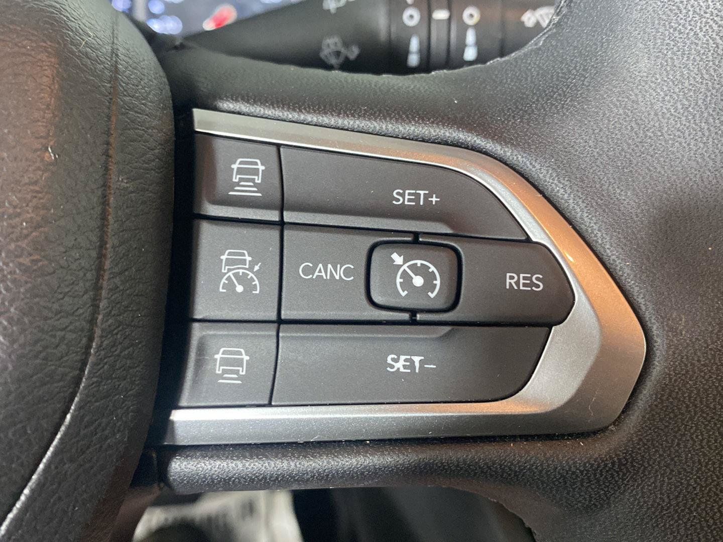 Used 2024 Jeep Compass Limited w/ Sun and Sound Group AWD/4WD image 19