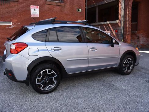 Used 2017 Subaru Crosstrek 2.0i Premium AWD/4WD image 2