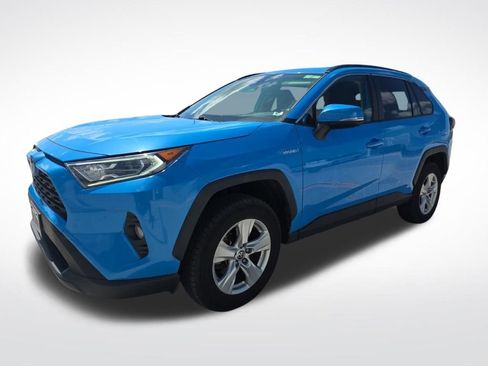 Used 2020 Toyota RAV4 XLE w/ XLE Grade Weather Package AWD/4WD image 35