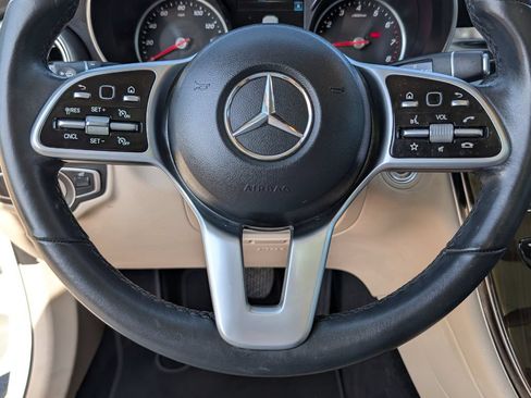 Used 2022 Mercedes-Benz GLC 300 image 5