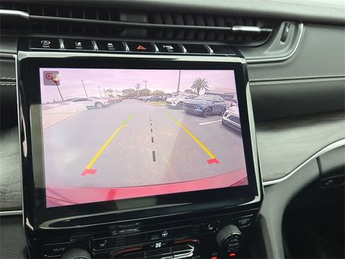 Used 2021 Jeep Grand Cherokee L Limited image 31