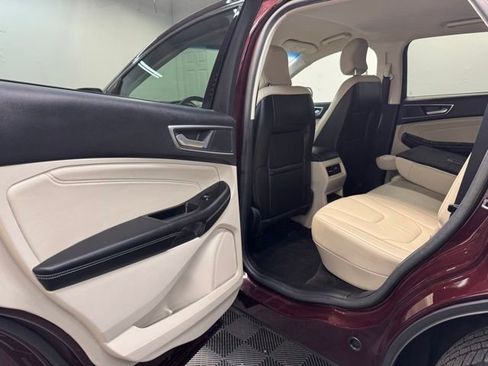 Used 2017 Ford Edge Titanium w/ Technology Package FWD image 30