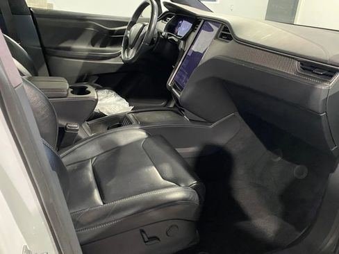 Used 2018 Tesla Model X 75D image 6