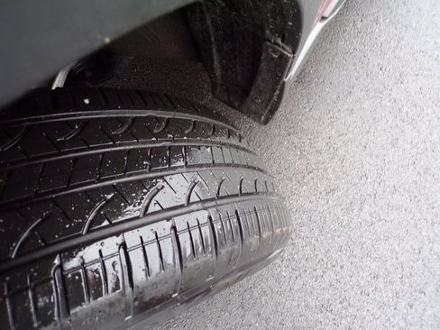 Used 2022 Subaru Outback Premium image 2