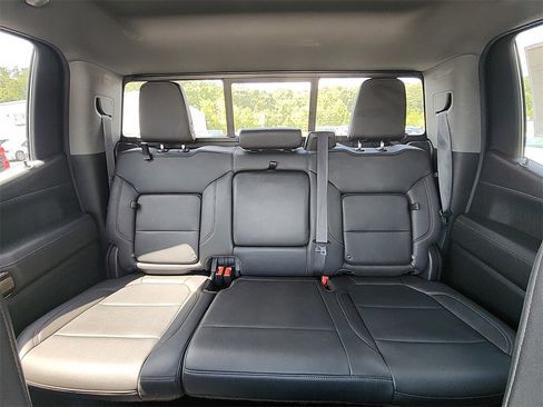 Used 2021 Chevrolet Silverado 1500 LT Trail Boss w/ Convenience Package II image 26