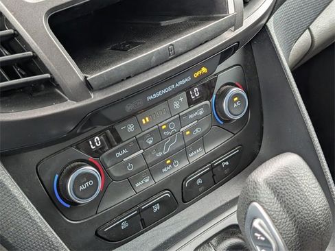 Used 2022 Ford Transit Connect XLT image 26