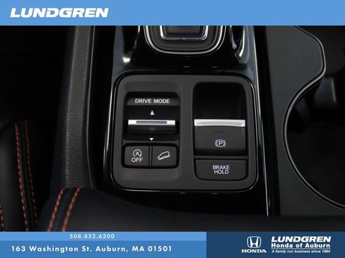 Used 2025 Honda Pilot TrailSport image 29