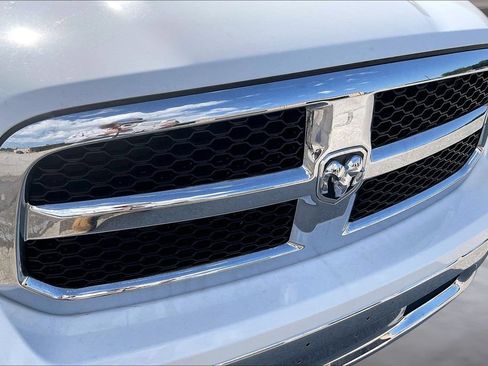 Used 2022 RAM 1500 Classic SLT AWD/4WD image 31