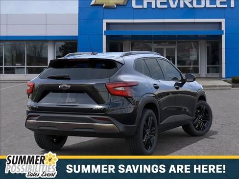 New 2026 Chevrolet Trax ACTIV w/ Sunroof Package FWD image 4