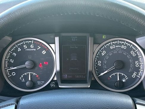 Certified 2020 Toyota Tacoma SR5 AWD/4WD image 15