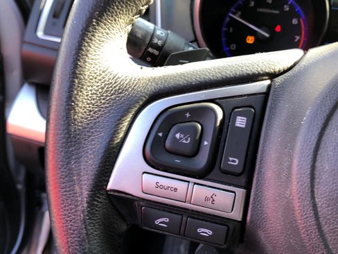 Used 2017 Subaru Legacy 2.5i Limited image 12