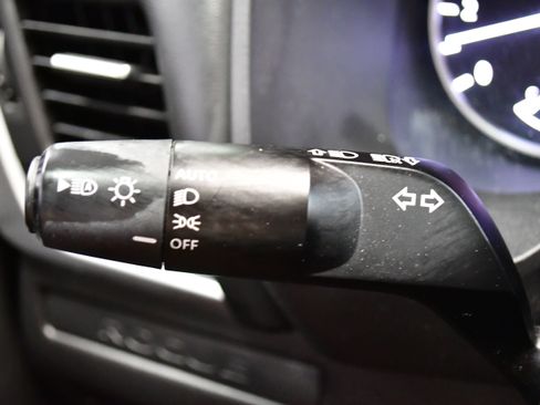 Used 2023 Nissan Rogue S AWD/4WD image 19