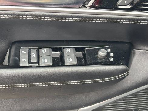 Used 2023 Jeep Wagoneer Series III w/ Preferred Equipment Group image 18