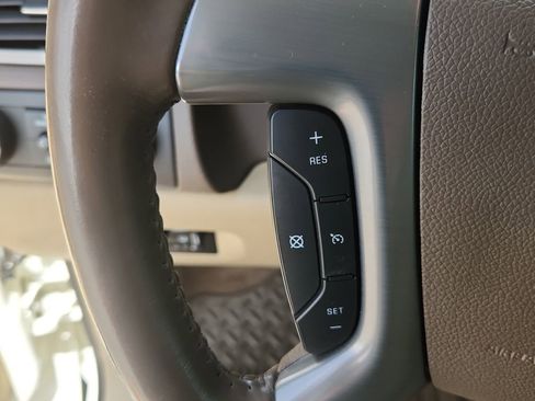 Used 2012 Chevrolet Silverado 1500 LTZ w/ LTZ White Diamond Edition AWD/4WD image 23