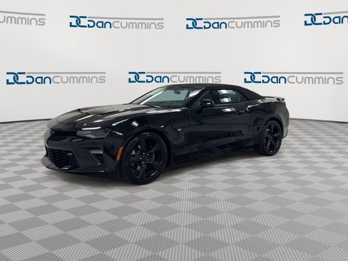 Used 2018 Chevrolet Camaro SS RWD image 4